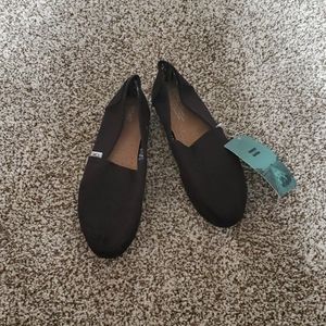 Women's Black Tom's size 8